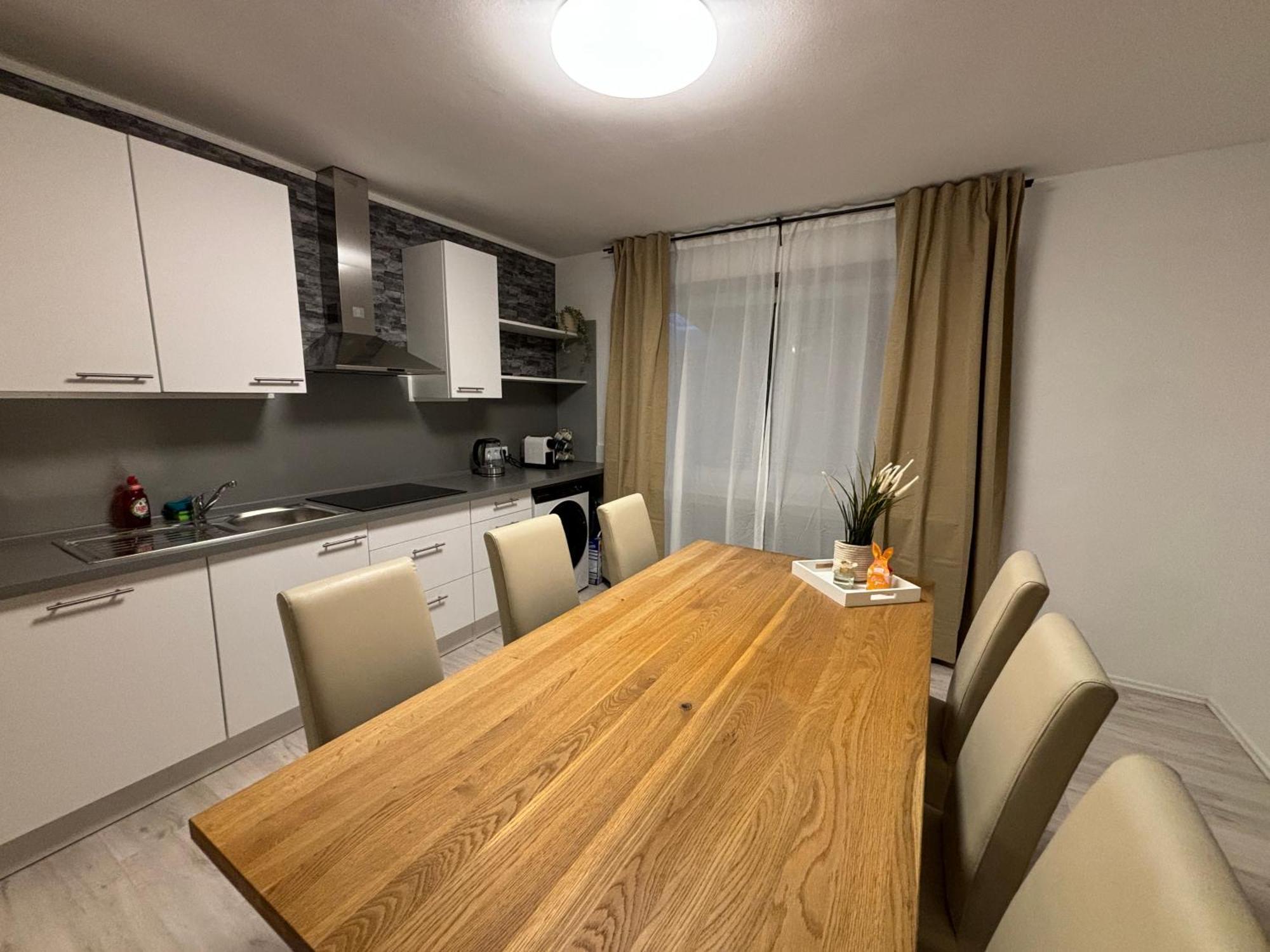 140Qm - 4 Zimmer- Parkplatz - Autobahn - Blauer See - Mallibase Apartments Garbsen Dış mekan fotoğraf